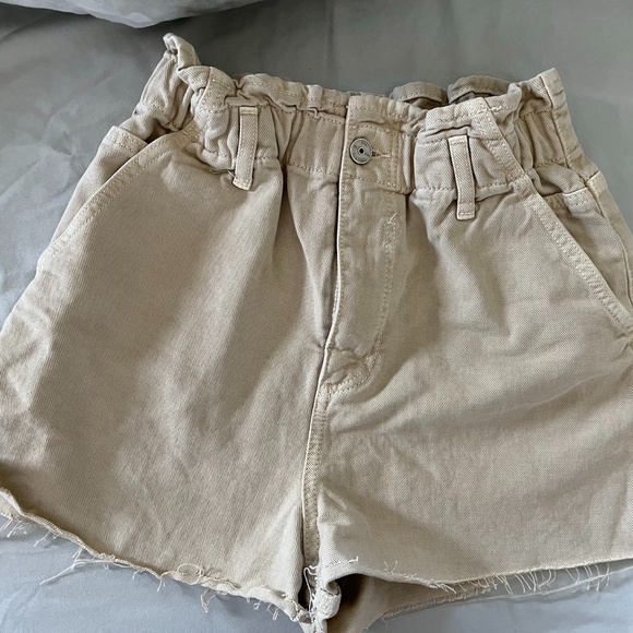 Zara Pants - Zara Beige Paperbag Shorts